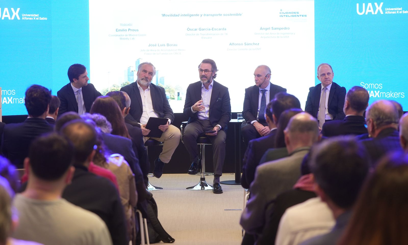 Mesa de participantes en el Foro Ciudades Inteligentes