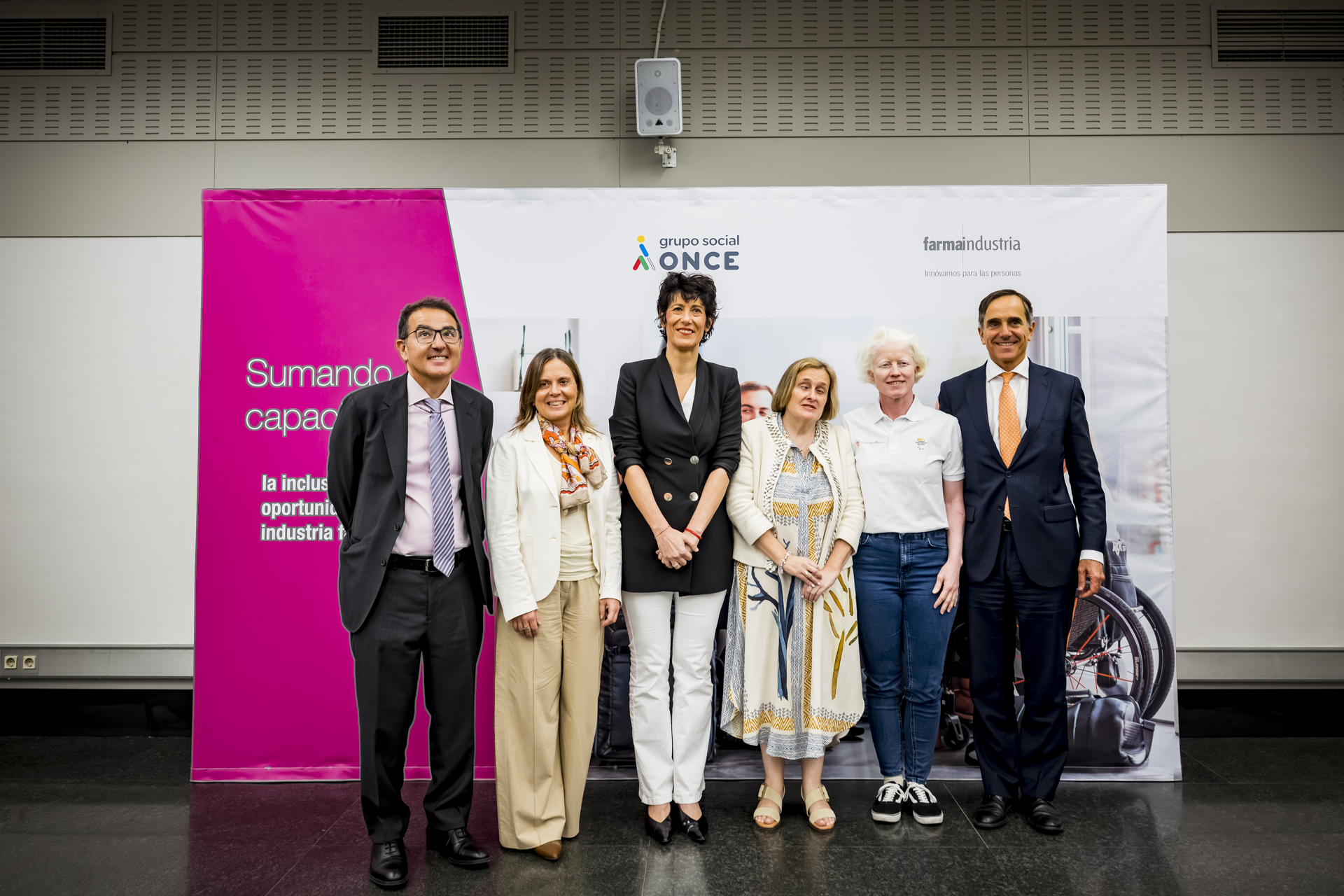 Foto de familia del acto 