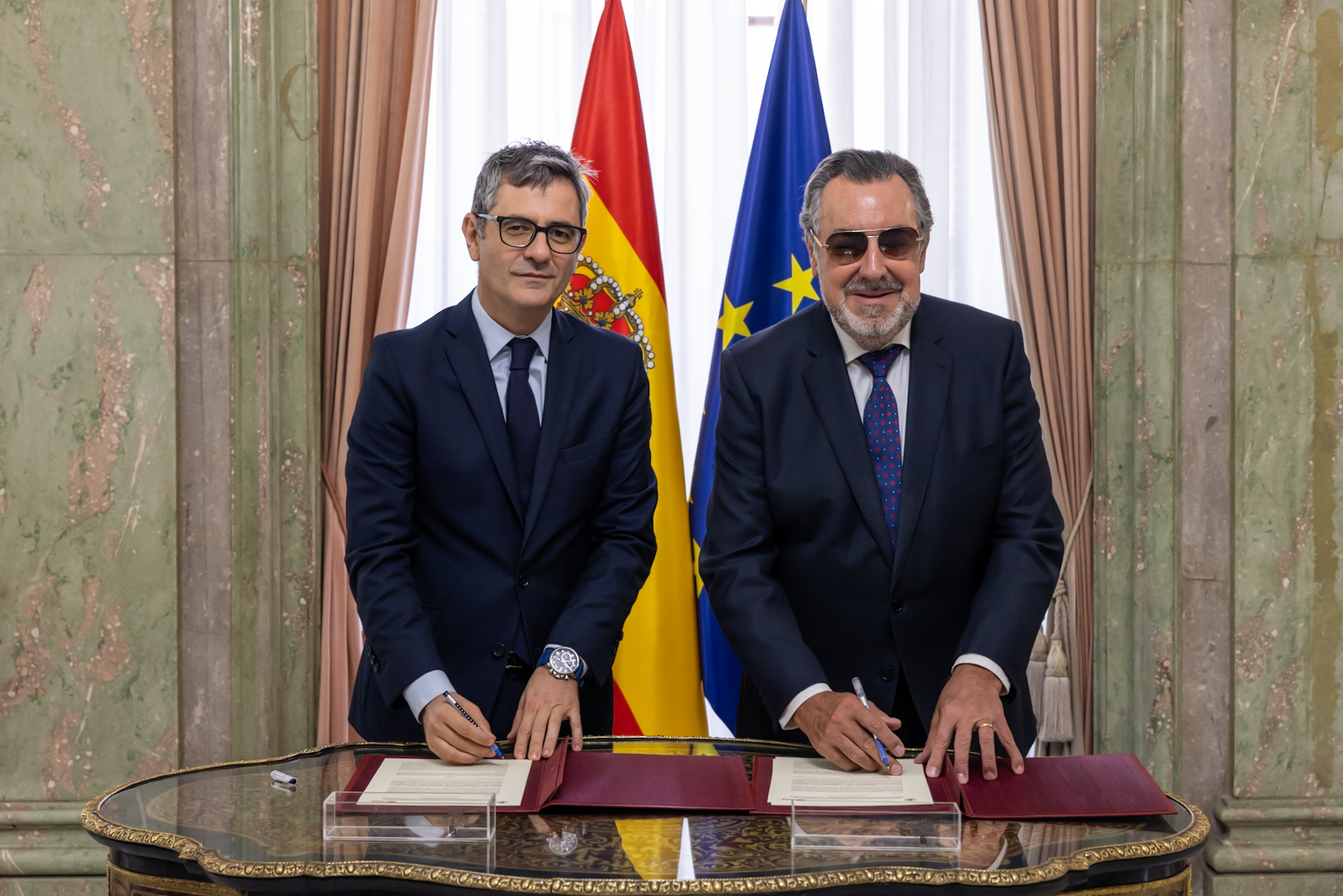 Felix Bolaños y Miguel Carballeda firman el acuerdo para mejorar la accesibilidad de los servicios a la Justicia Felix Bolaños y Miguel Carballeda firman el acuerdo para mejorar la accesibilidad de los servicios a la Justicia