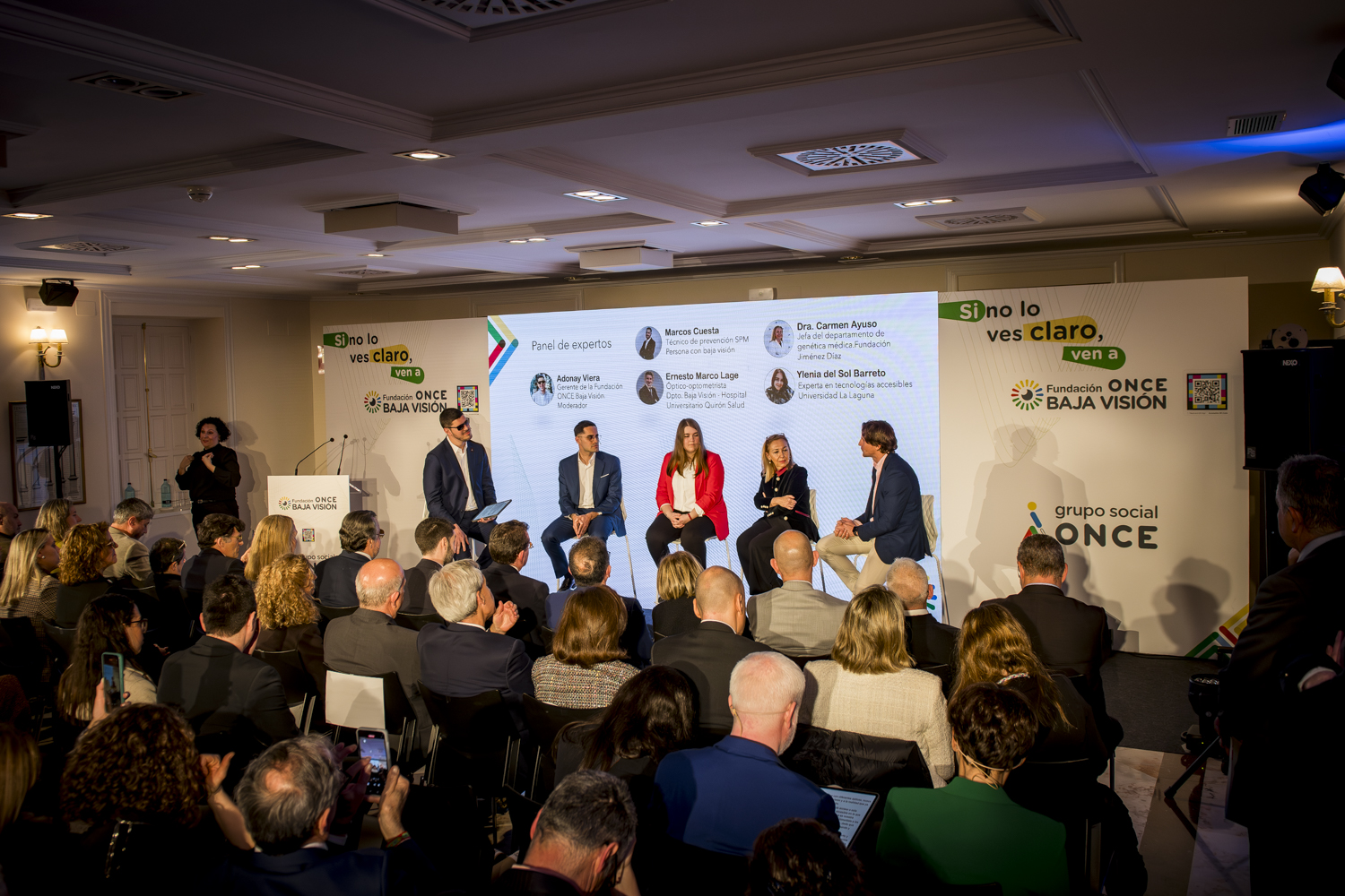 Charla entre cinco ponentes en la presentación de la FOBV