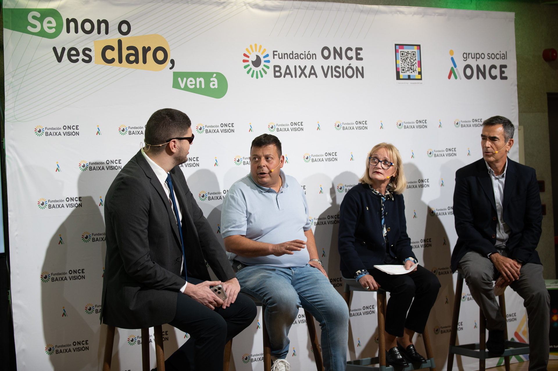 Foto de la mesa redonda de la presentación de la FOBV en Galicia