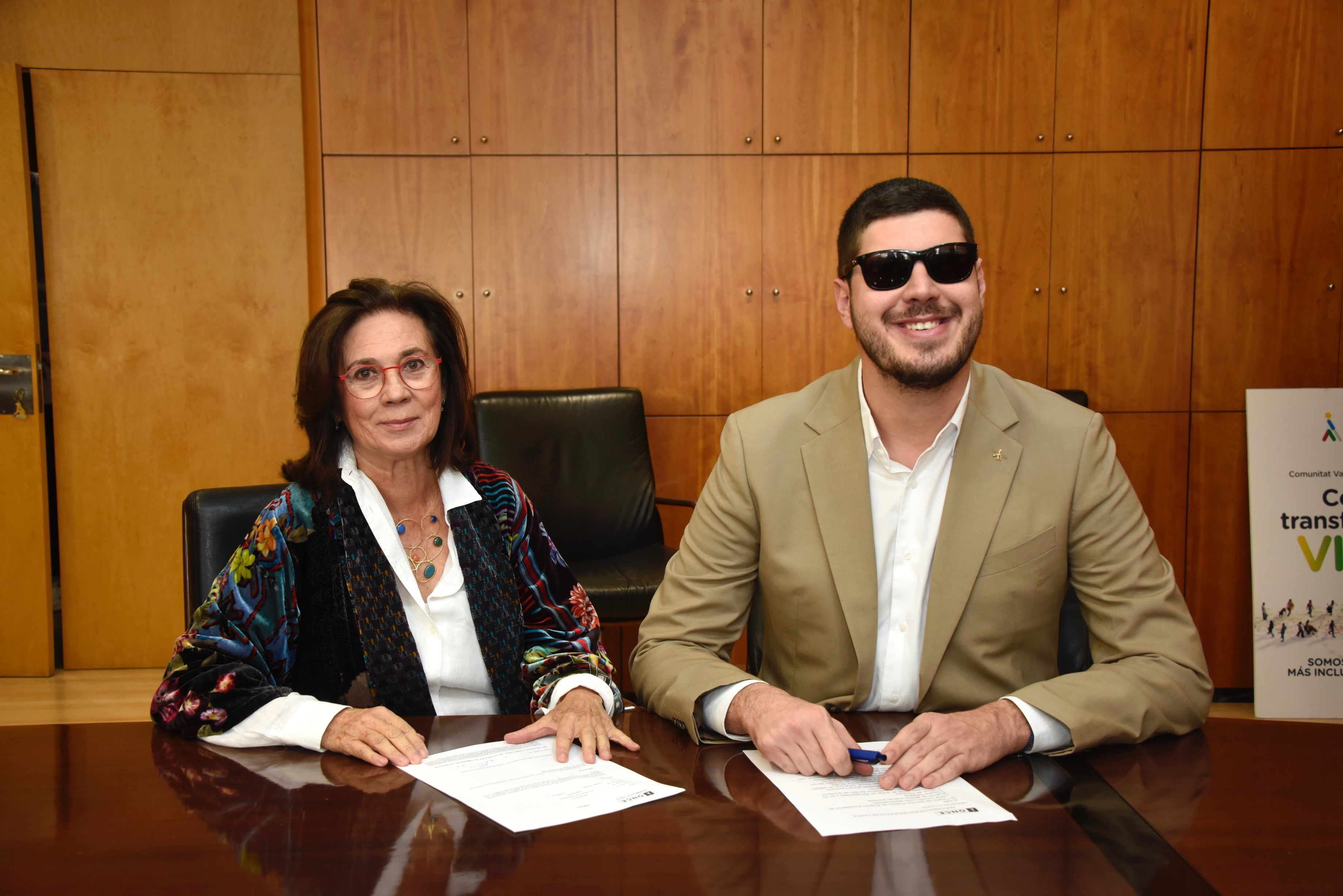 Óptica Alcocer y la Fundación ONCE Baja Visiónfirman un convenio de colaboración