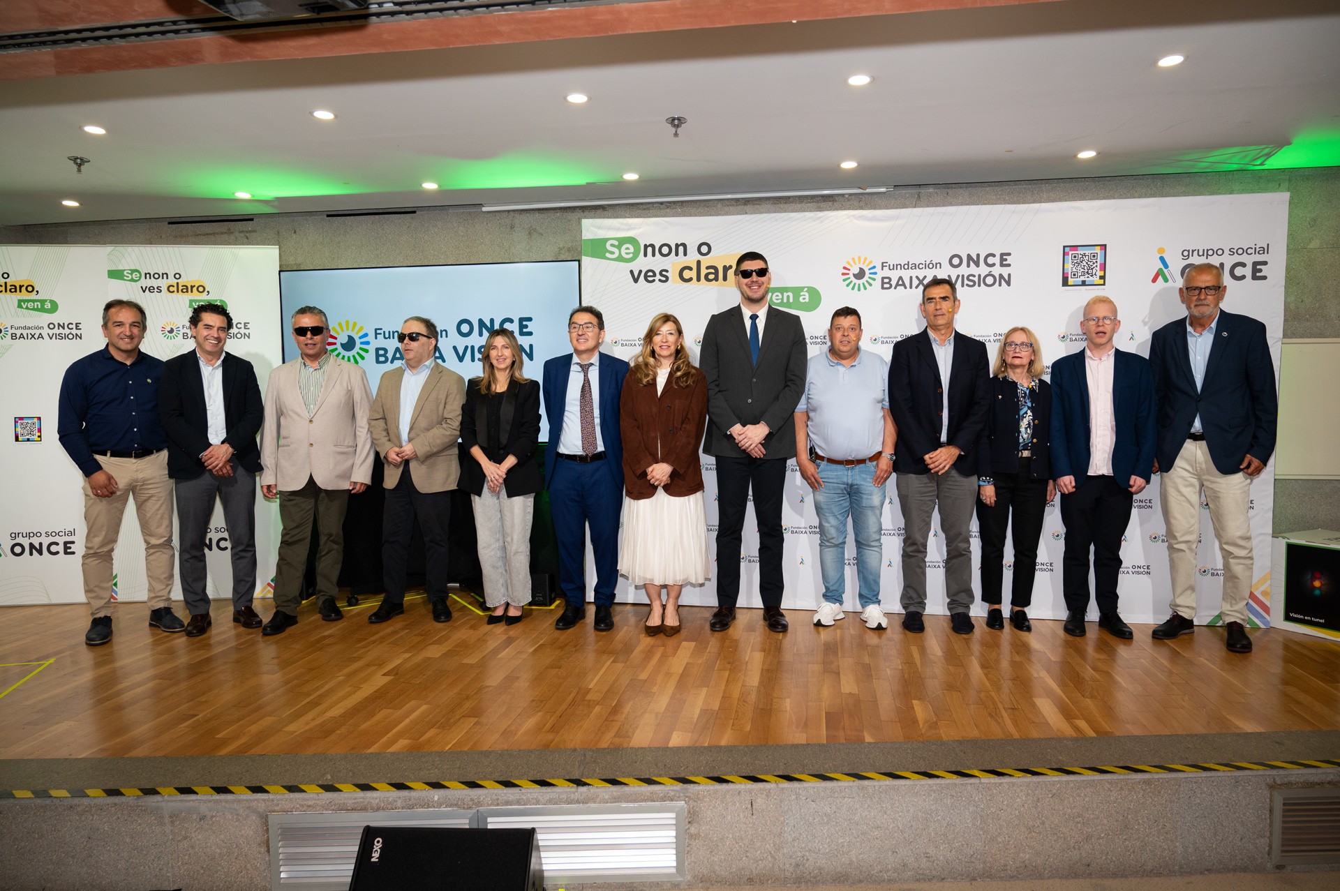 Foto de familia de la presentación de la FOBV en Galicia