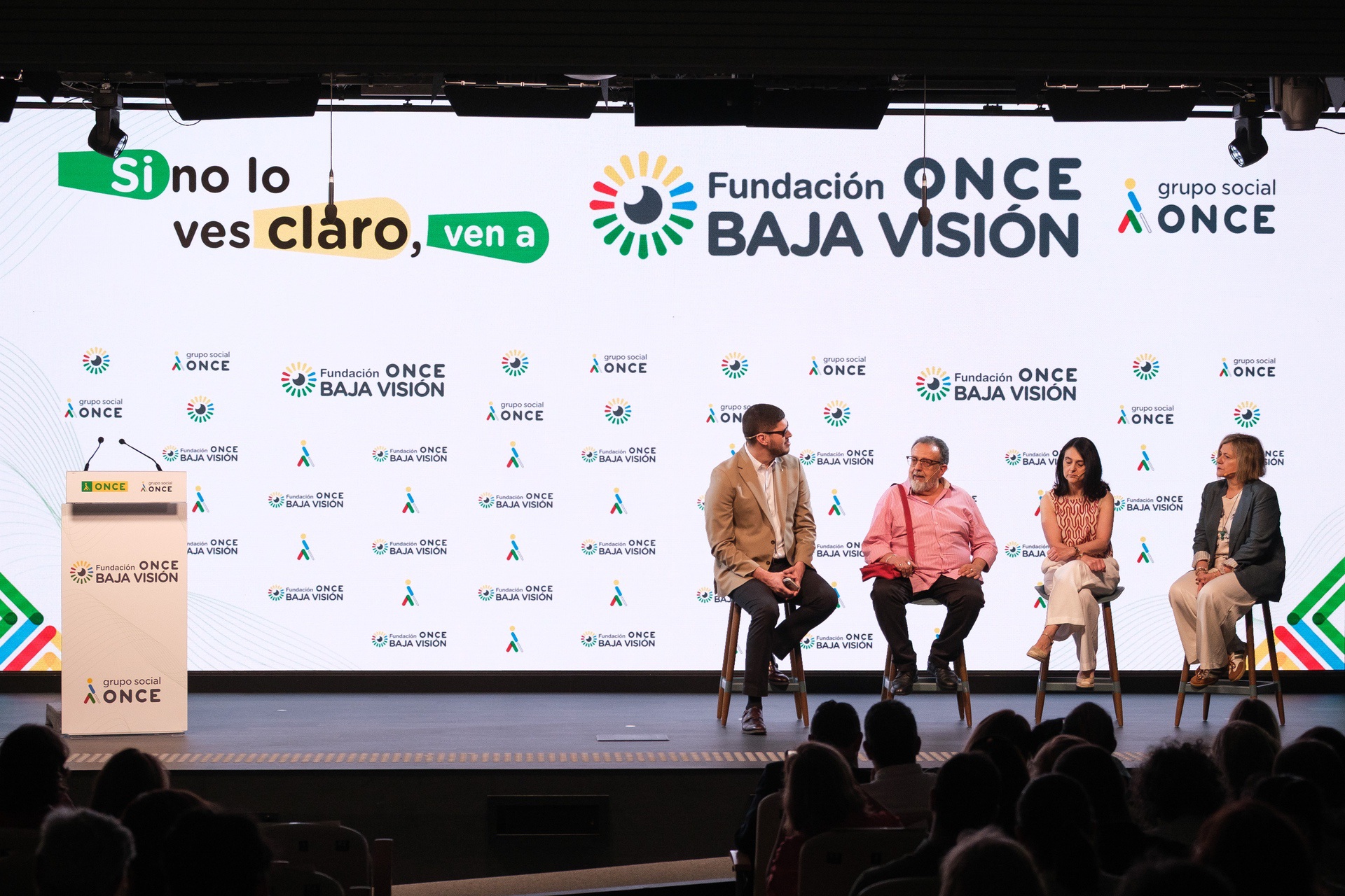 Foto de la mesa redonda de la presentación de la FOBV en Madrid